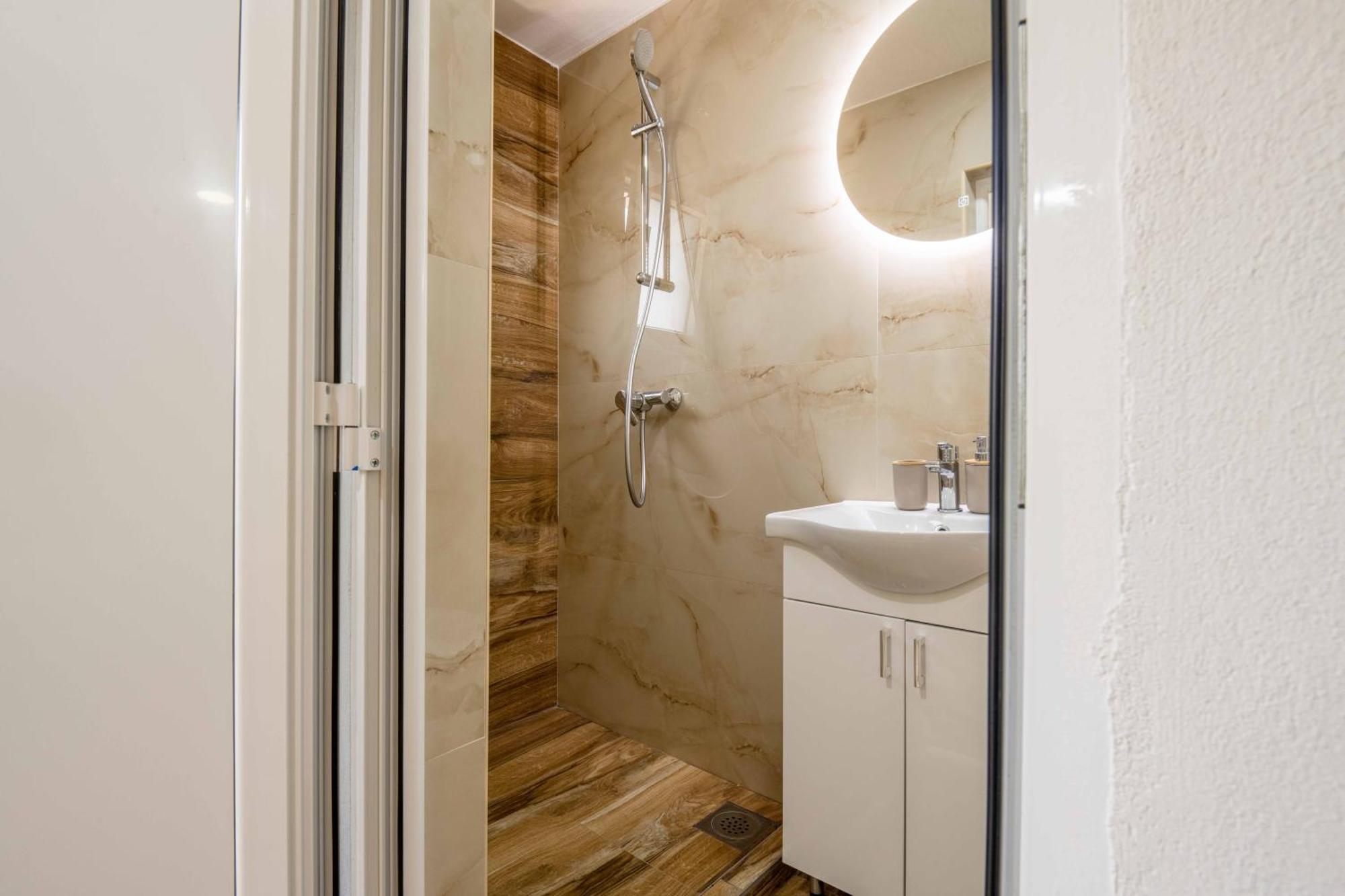 Sumice Inn Petrovac Luaran gambar